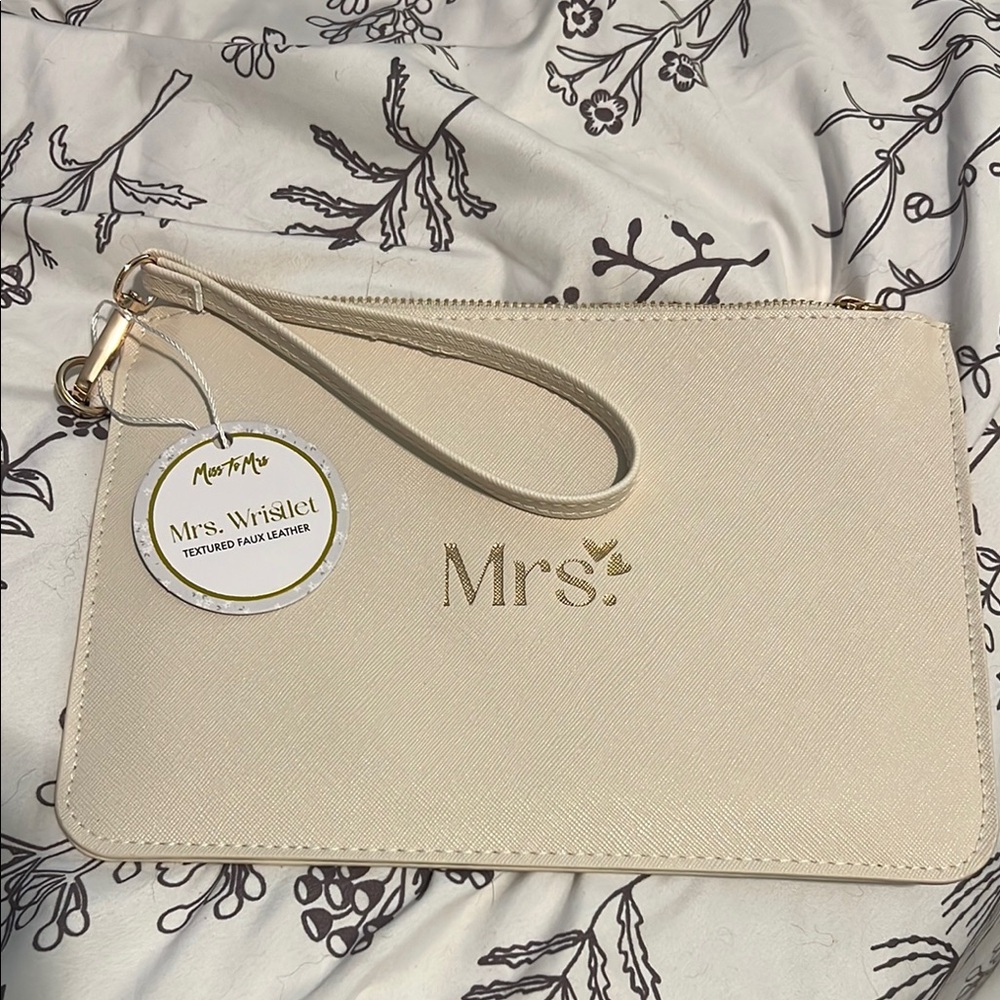 Cream Wristlet with Gold Hardware and Saffiano Texture